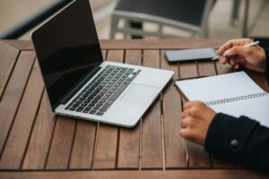 comunicazione alla questura ospiti